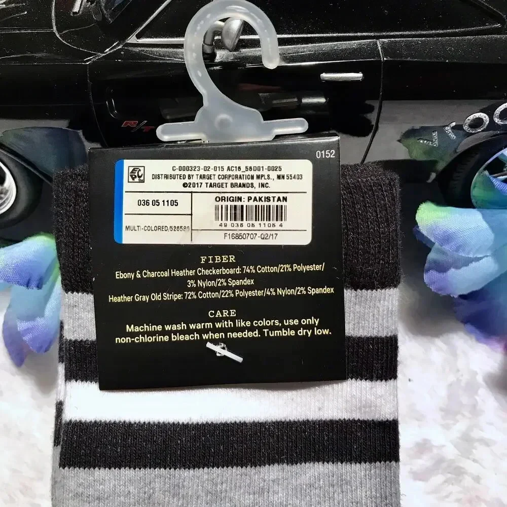 Art Class NWT 2 Pairs Crew Socks Boys M (9-2.5)